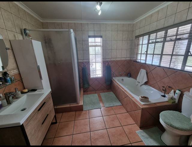 5 BEDROOM HOUSE FOR SALE IN BRACKENDOWNS